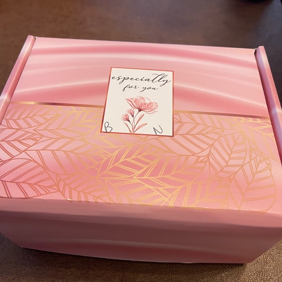 New in Box Teacher’s Mug/Tumbler/Pouch Gift Set - Picture 5 of 8